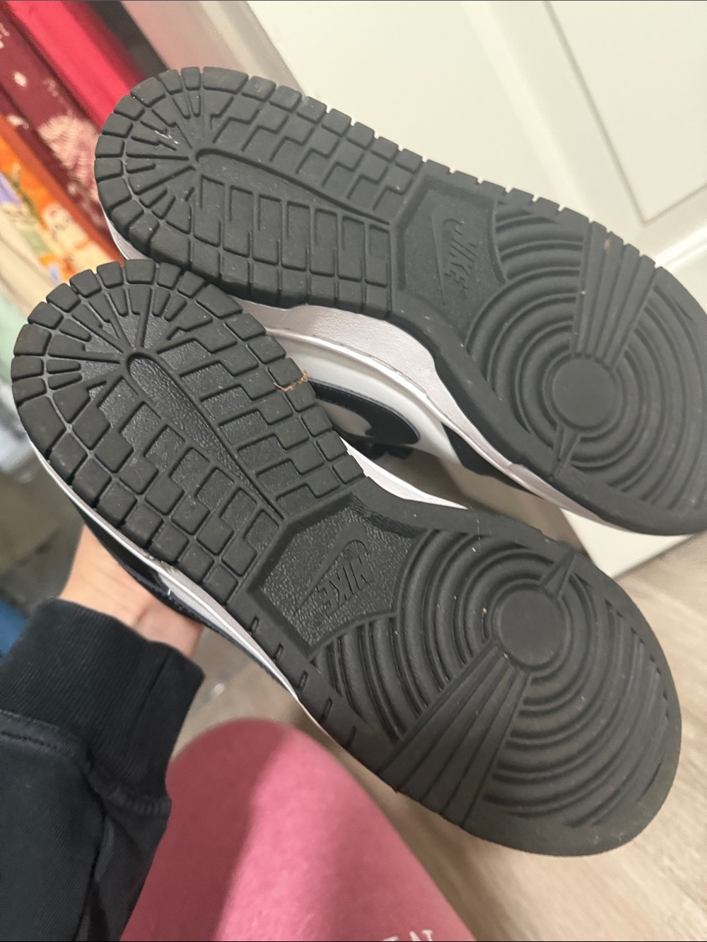 Nike Women’s Black & White Low Top Sneakers - Picture 5 of 6